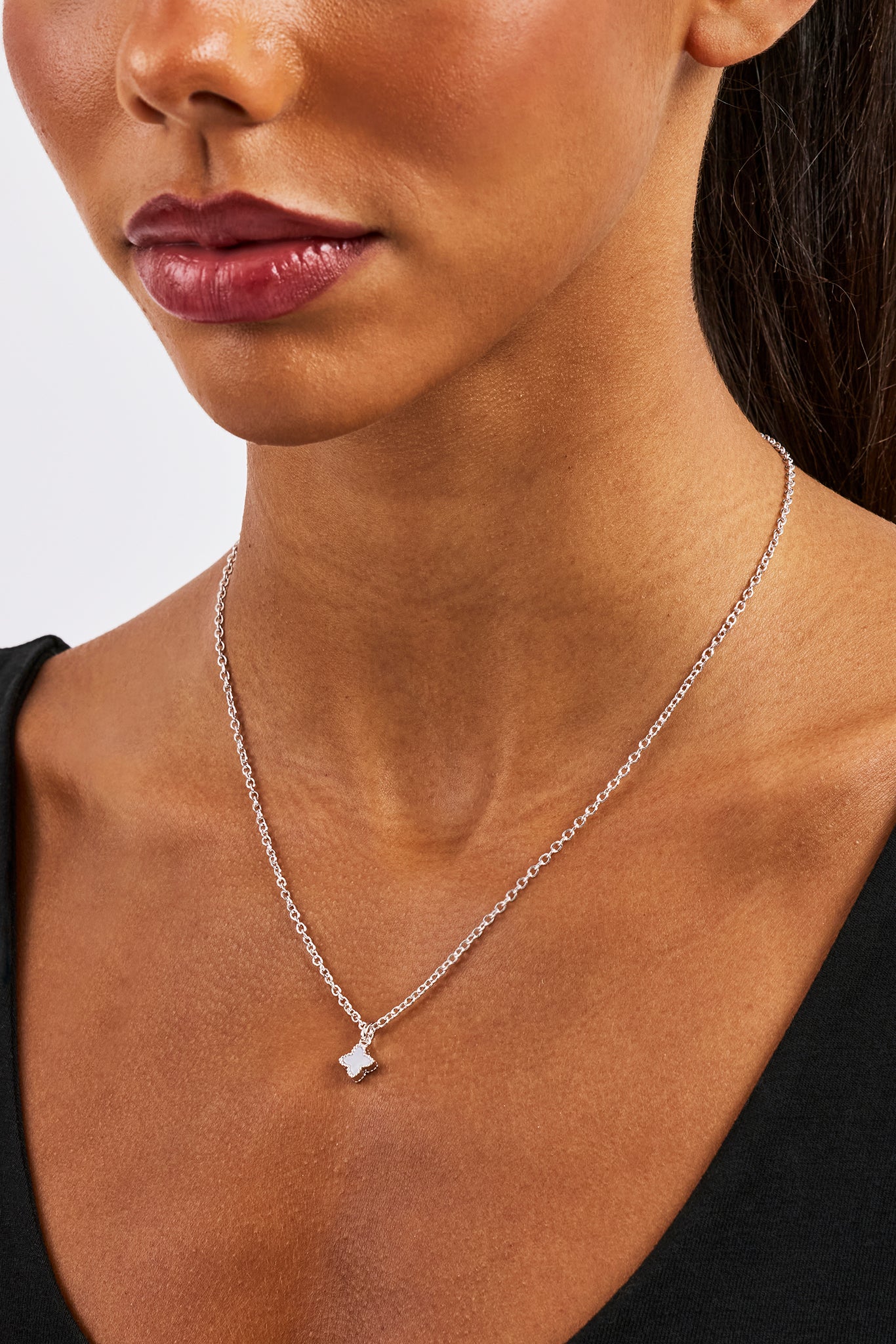 Blue Agate Motif Pendant Necklace - 8mm - White